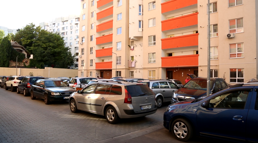 Noi taxe pentru românii care au două mașini sau două case